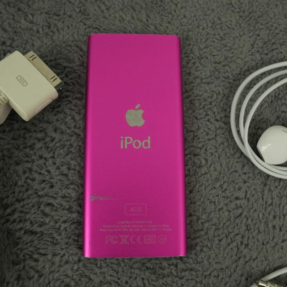 Apple iPod Nano 2nd Gen 4GB Pink A1199 MA489LL Digital Media Player Bundle